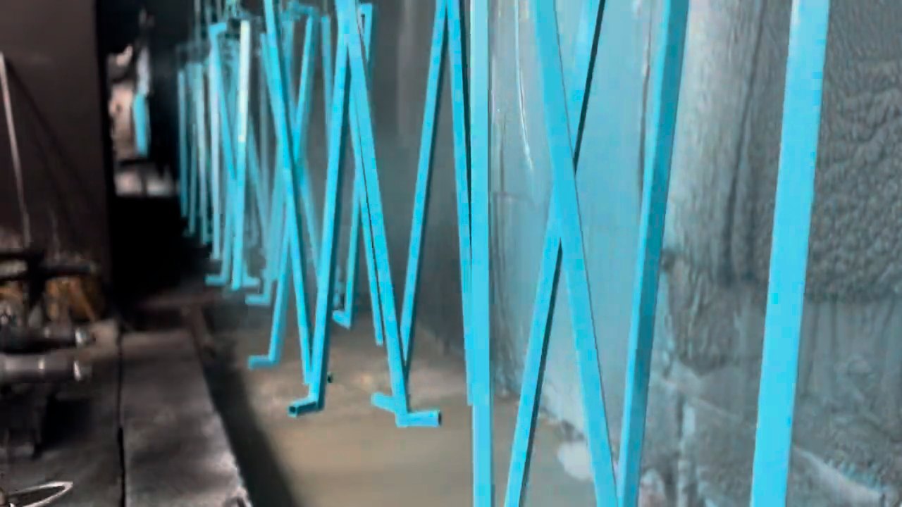 溶剤塗装の様子